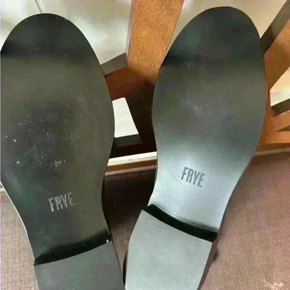 Frye Carly Chelsea Black Boots worn once please see the image - Picture 9 of 10